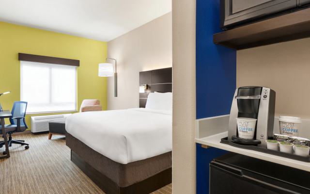 photo 5 of Holiday Inn Express & Suites San Antonio NW - Medical Area by IHG