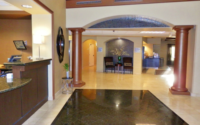 photo 2 of Holiday Inn Express Hotel & Suites San Pablo - Richmond Area by IHG