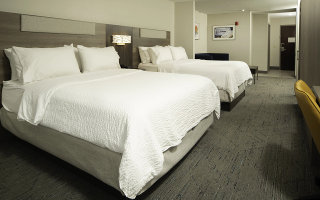 photo 2 of Holiday Inn Express Hotel and Suites St. Charles by IHG