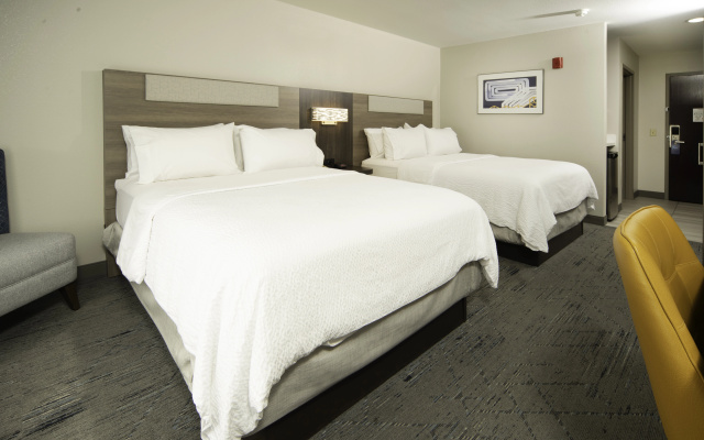 photo 3 of Holiday Inn Express Hotel and Suites St. Charles by IHG