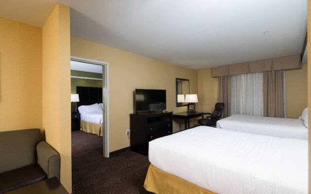 photo 3 of Holiday Inn Express Detroit North - Troy