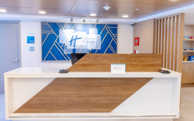 photo 2 of Holiday Inn Express Hotel of Neptune by IHG