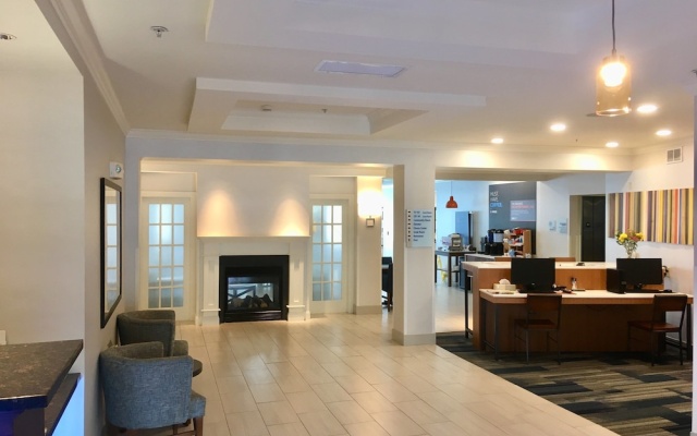 photo 2 of Holiday Inn Express Hotel & Suites Bethlehem Airport/Allentown area