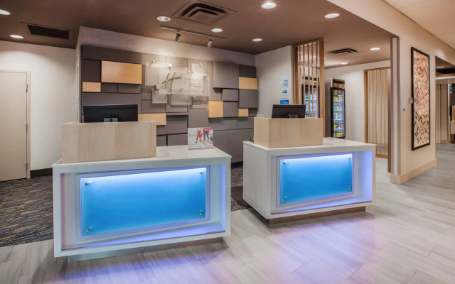 photo 2 of Holiday Inn Express Hotel & Suites Canton, An Ihg Hotel