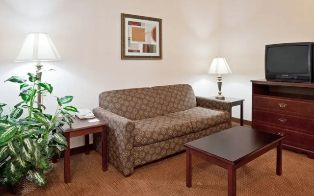 photo 4 of Holiday Inn Express and Suites Newark - Heath