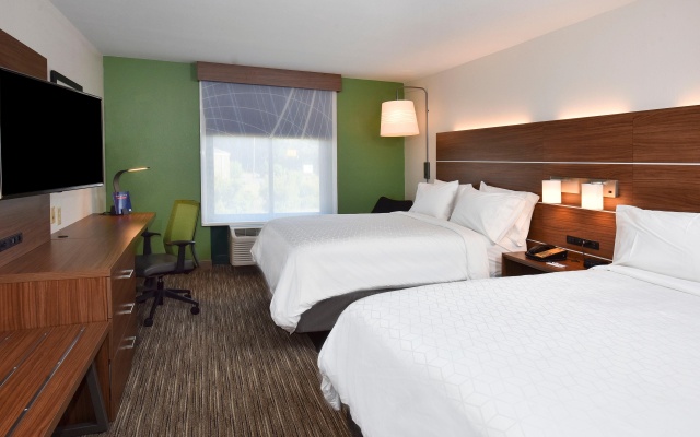 photo 4 of Holiday Inn Express and Suites Selma
