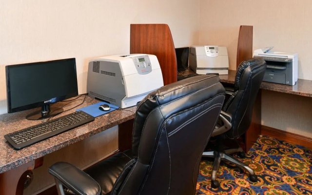 photo 3 of Holiday Inn Express Hotel & Suites Southfield - Detroit