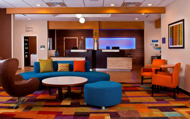 photo 2 of Fairfield Inn & Suites by Marriott Houston Hobby Airport.