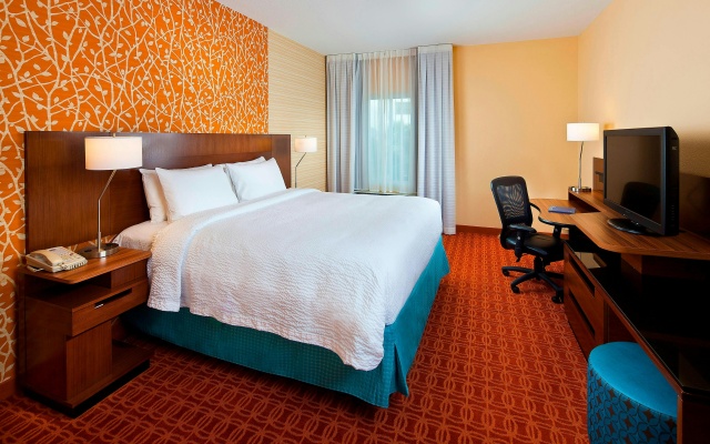 photo 3 of Fairfield Inn & Suites by Marriott Houston Hobby Airport.