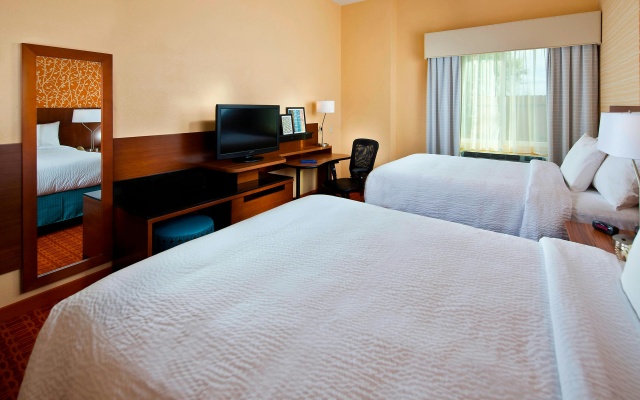 photo 4 of Fairfield Inn & Suites by Marriott Houston Hobby Airport.
