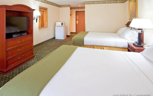 photo 3 of Holiday Inn Express Huntington