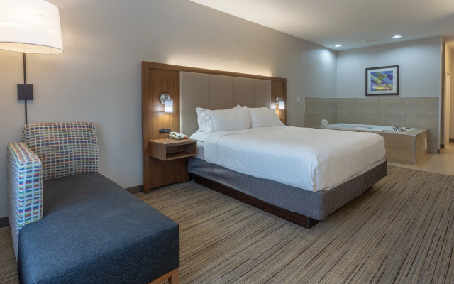 photo 5 of Holiday Inn Express Indianapolis - Southeast by IHG