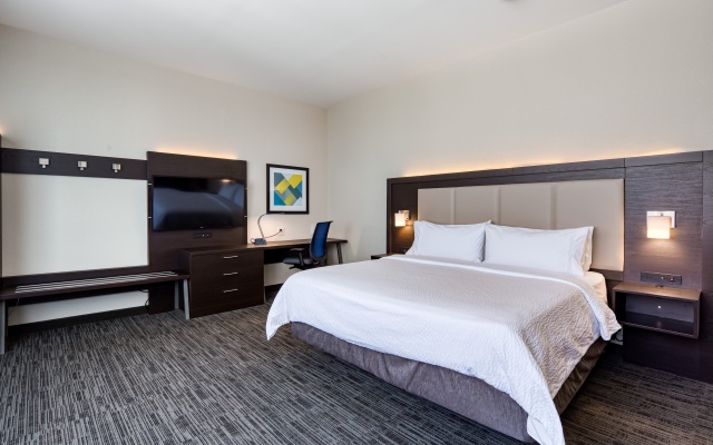 photo 3 of Holiday Inn Express Kansas City Downtown by IHG