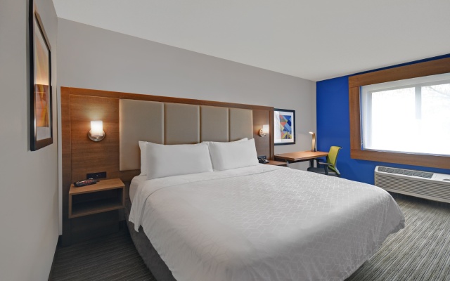 photo 3 of Holiday Inn Express Marshall by IHG