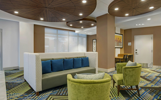 photo 2 of Holiday Inn Express Milwaukee Downtown by IHG