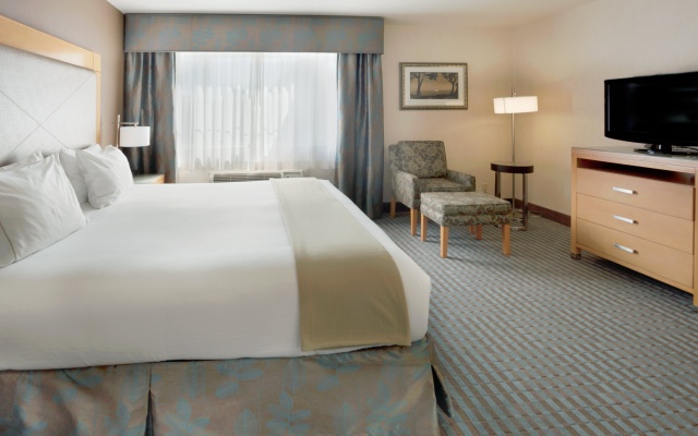 photo 4 of Holiday Inn Express Monterey-Cannery Row by IHG