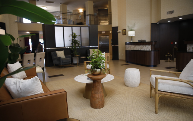 photo 2 of Holiday Inn Express Hotel Naples Downtown - 5th Avenue