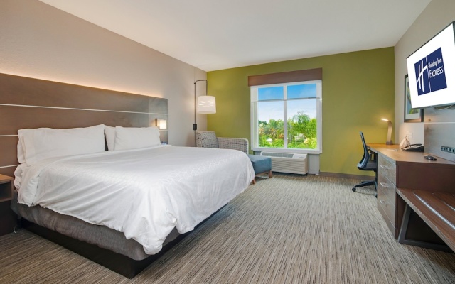 photo 3 of Holiday Inn Express Hotel & Suites Orlando - Apopka, an IHG Hotel