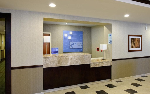 photo 2 of Harbor Pointe Inn PHL Airport