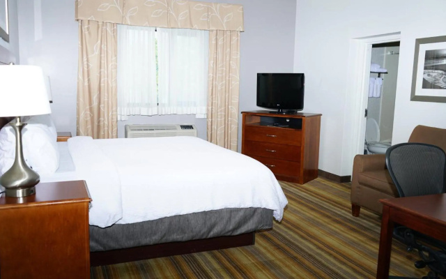 photo 3 of Harbor Pointe Inn PHL Airport