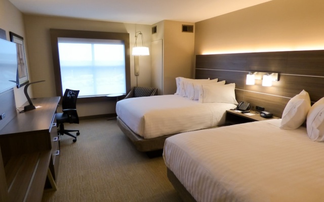 photo 2 of Holiday Inn Express Plymouth-ann Arbor