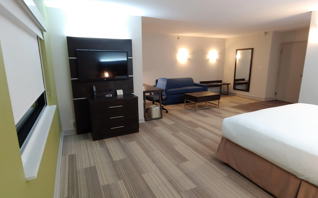photo 5 of Holiday Inn Express Rolling Meadows - Schaumburg Area by IHG