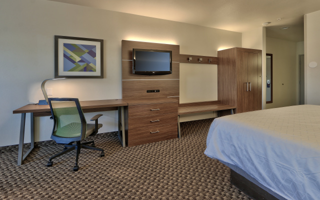 photo 5 of Holiday Inn Express SANTA ROSA by IHG
