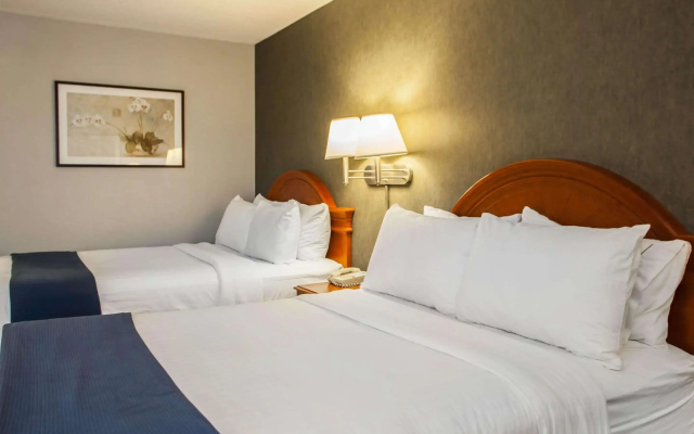 photo 5 of Quality Inn and Suites St Charles - West Chicago