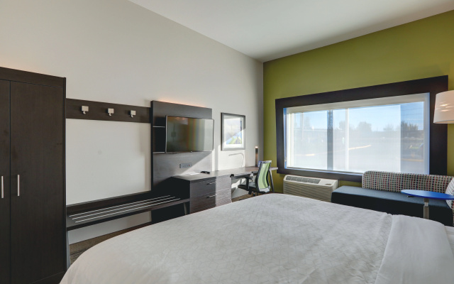 photo 5 of Holiday Inn Express & Suites Auburn Downtown by IHG