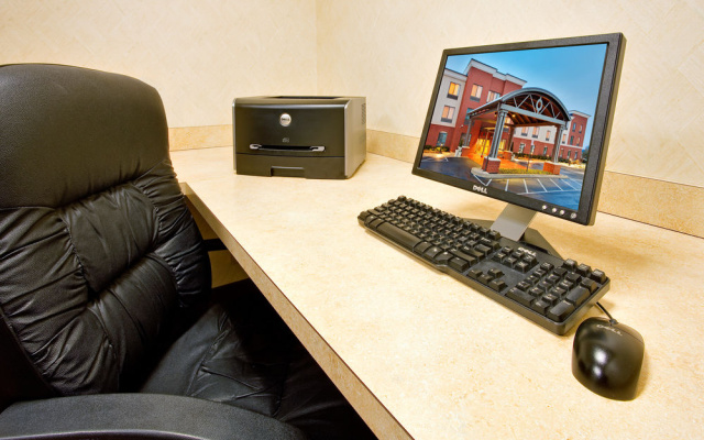 photo 3 of Holiday Inn Express & Suites Bethlehem Arpt-Allentown Area