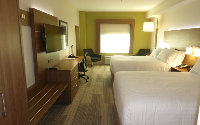 photo 4 of Holiday Inn Express & Suites Brentwood by IHG