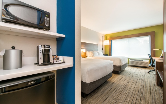 photo 3 of Holiday Inn Express & Suites Carrollton West by IHG