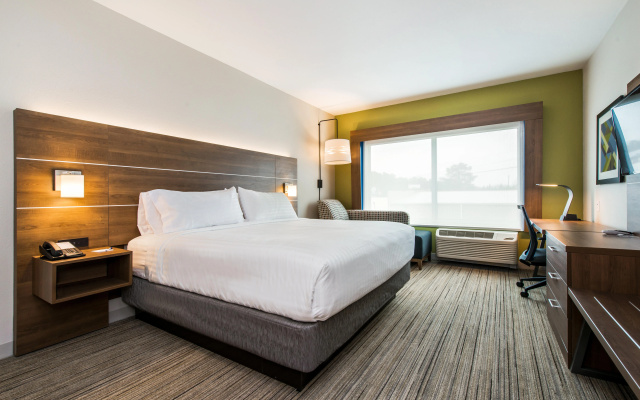 photo 4 of Holiday Inn Express & Suites Carrollton West by IHG