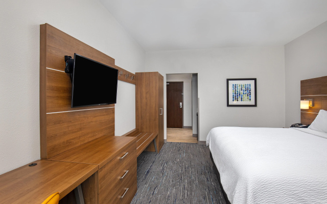 photo 5 of Holiday Inn Express & Suites Carrollton West by IHG