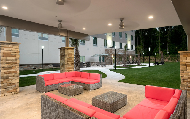 photo 2 of Holiday Inn Express & Suites Charlotte Airport by IHG
