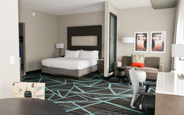 photo 3 of Holiday Inn Express & Suites Charlotte Airport by IHG