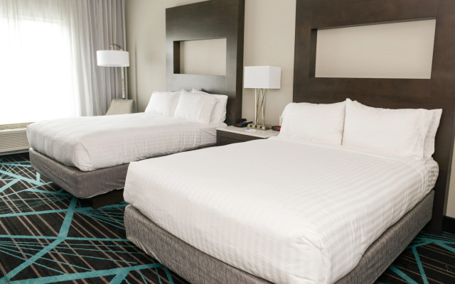 photo 4 of Holiday Inn Express & Suites Charlotte Airport by IHG