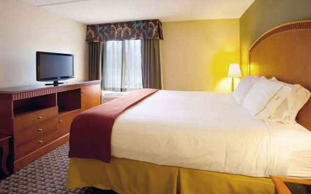 photo 4 of Holiday Inn Express & Suites Charlotte Arpt-belmont