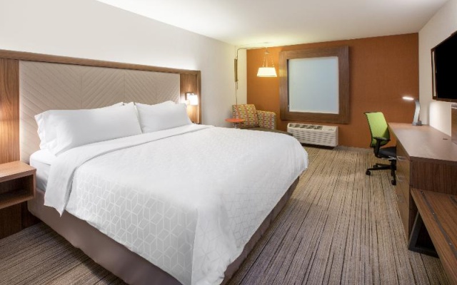 photo 4 of Holiday Inn Express & Suites Chicago O'Hare Airport by IHG