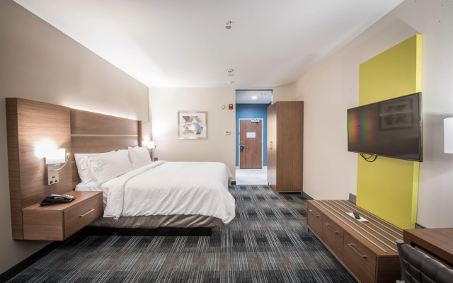 photo 3 of Holiday Inn Express & Suites Dallas North - Addison by IHG