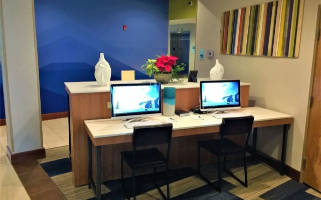 photo 4 of Holiday Inn Express & Suites Danville
