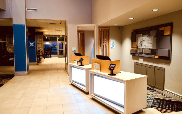 photo 5 of Holiday Inn Express & Suites Denver - Aurora Medical Campus by IHG