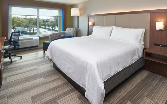 photo 5 of Holiday Inn Express & Suites Doral - Miami