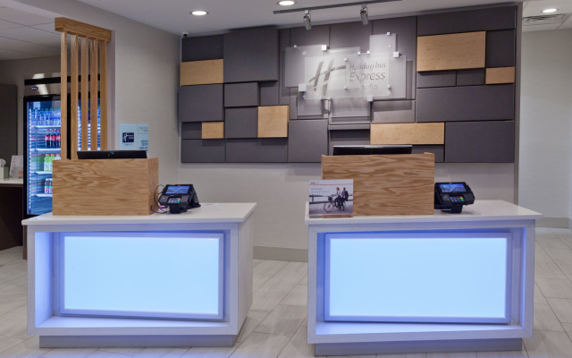 photo 4 of Holiday Inn Express & Suites Fayetteville by IHG