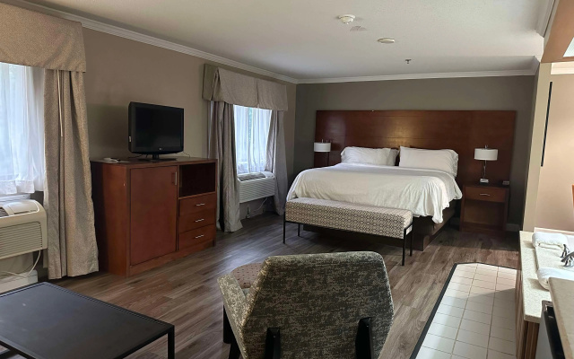 photo 3 of Holiday Inn Express Fremont Angola Area