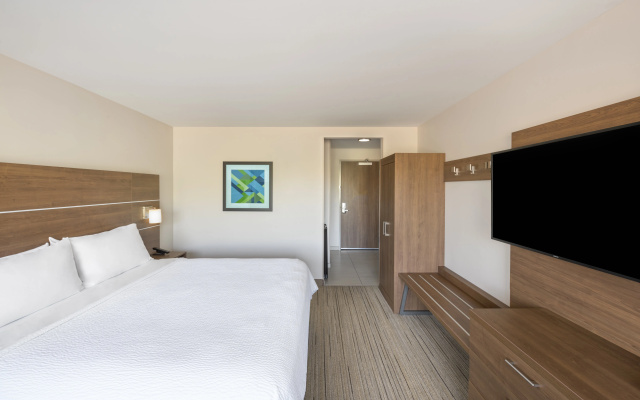 photo 5 of Holiday Inn Express & Suites Phoenix East - Gilbert by IHG