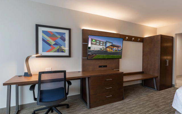 photo 3 of Holiday Inn Express & Suites Greenville - Taylors by IHG