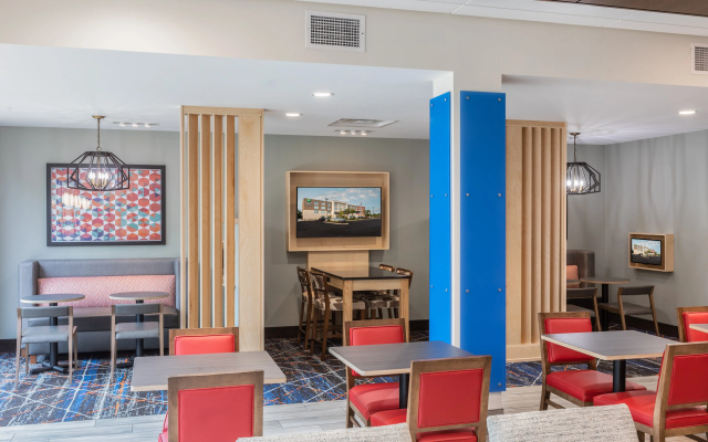 photo 2 of Holiday Inn Express & Suites Greenville S- Piedmont by IHG