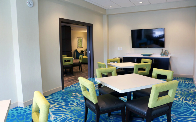 photo 3 of Holiday Inn Express & Suites Hendersonville SE - Flat Rock by IHG