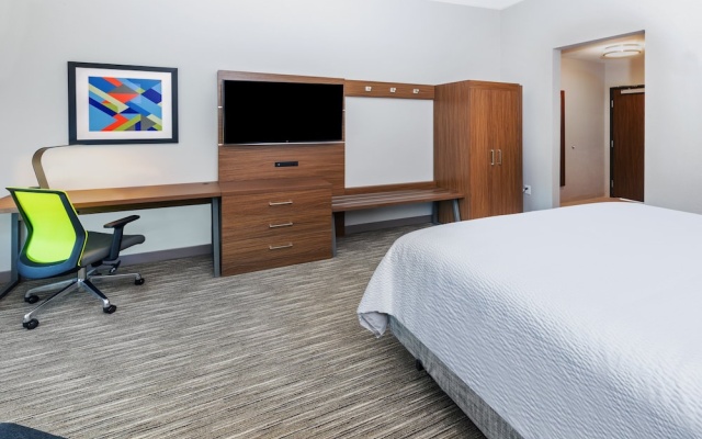 photo 4 of Holiday Inn Express And Suites Houston - N Downtown